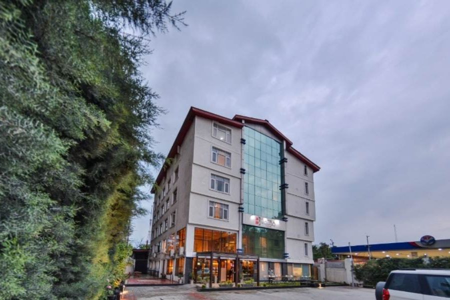 Hotel-Batra-Srinagar triphills.com